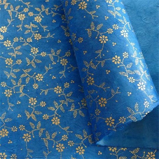 Papier népalais lokta LamaLi Sybille bleu motifs fleurs dorées